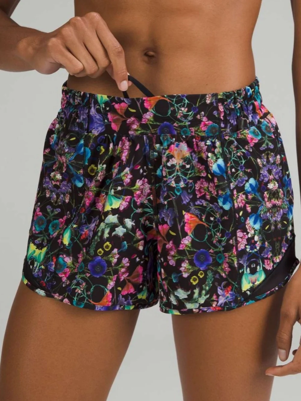 Lululemon Hotty Hot Low-Rise Lined Short 4